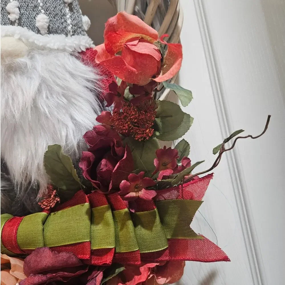 Adorable Heart Wreath Gnomes Floral Quality Handmade New About 20x24